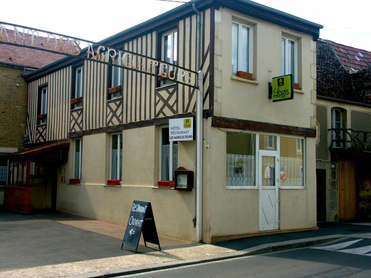 Logis Les Agriculteurs Hotel Saint-Pierre-en-Auge Exterior photo